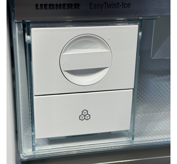 Холодильник Liebherr CBNbda 5223