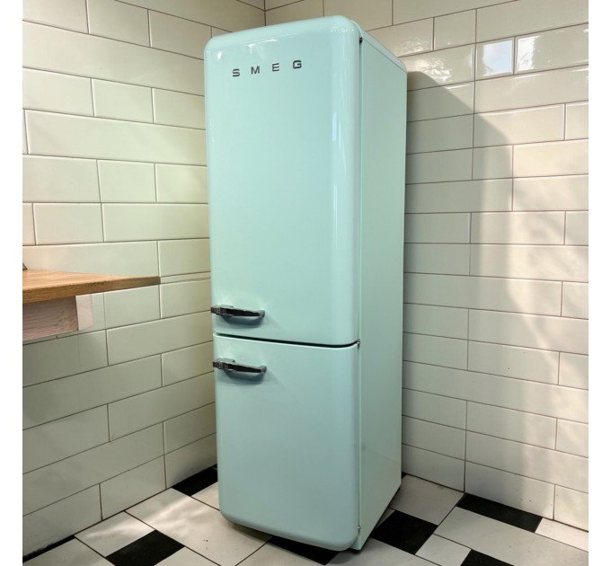 Двокамерний холодильник SMEG FAB 32 RVN1