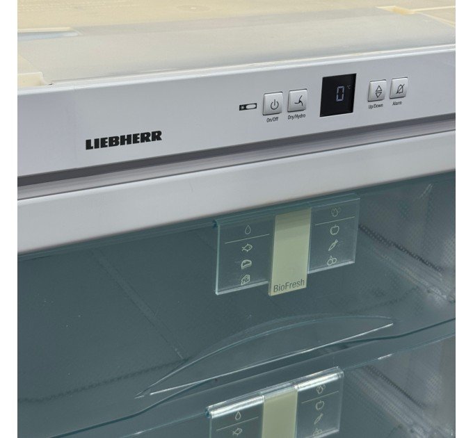 Вбудований холодильник LIEBHERR SUIB 1550