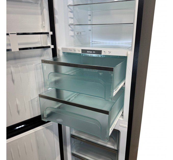 Холодильник Liebherr CBNPbs 4858