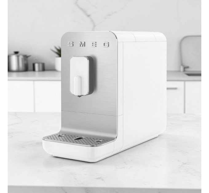 Кавомашина SMEG BCC 01 WHMEU