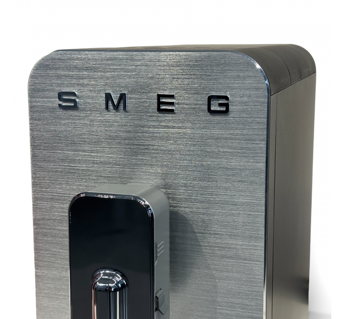 Кавомашина SMEG BCC 13 BLMEU