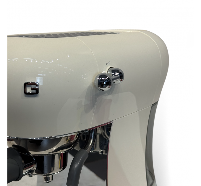 Кавомашина SMEG ECF 02 CREU