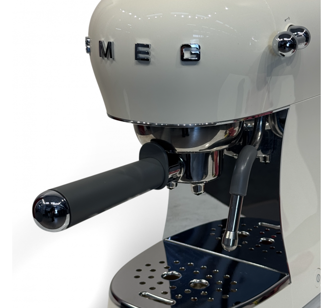 Кавомашина SMEG ECF 02 CREU