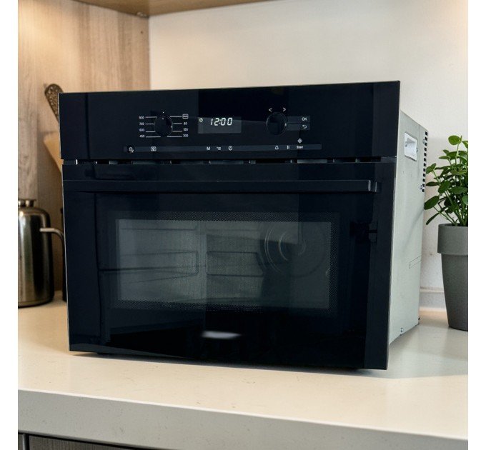 Мікрохвильова піч M 6262 Obsidian Black