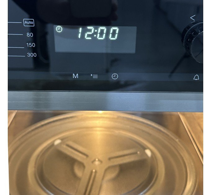 Мікрохвильова піч M 6262 Obsidian Black