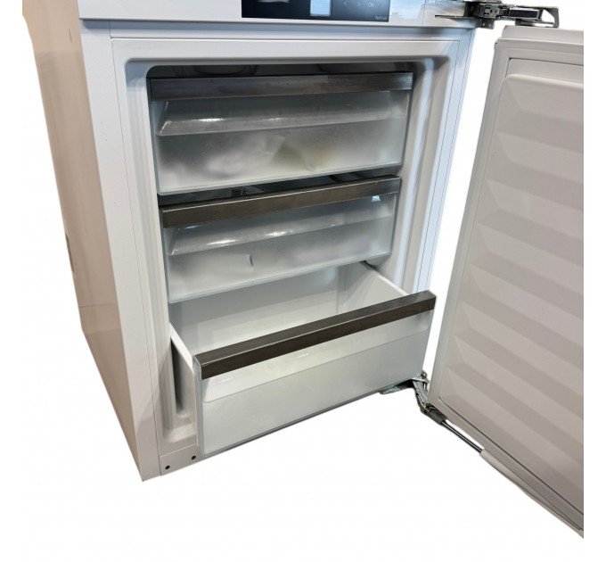 Вбудована морозильна камера FNS 7040 B