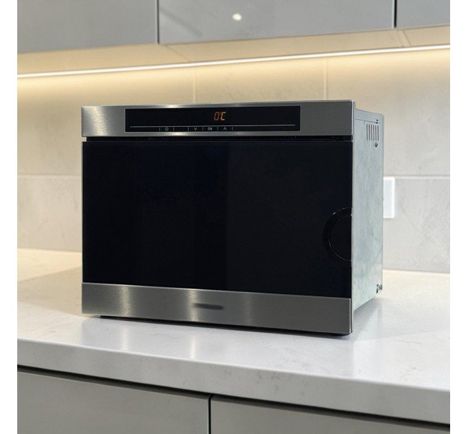Комбінована парова шафа з духовою DGC 6805 CleanSteel