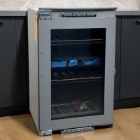 Винна шафа під забудову БУ KWT 6422 i