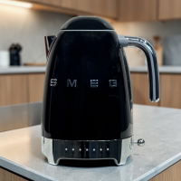 Чайник SMEG KLF04BLEU (Чорний) БУ
